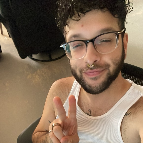 Meet your Posher, Donavan - Picture 1 of 1